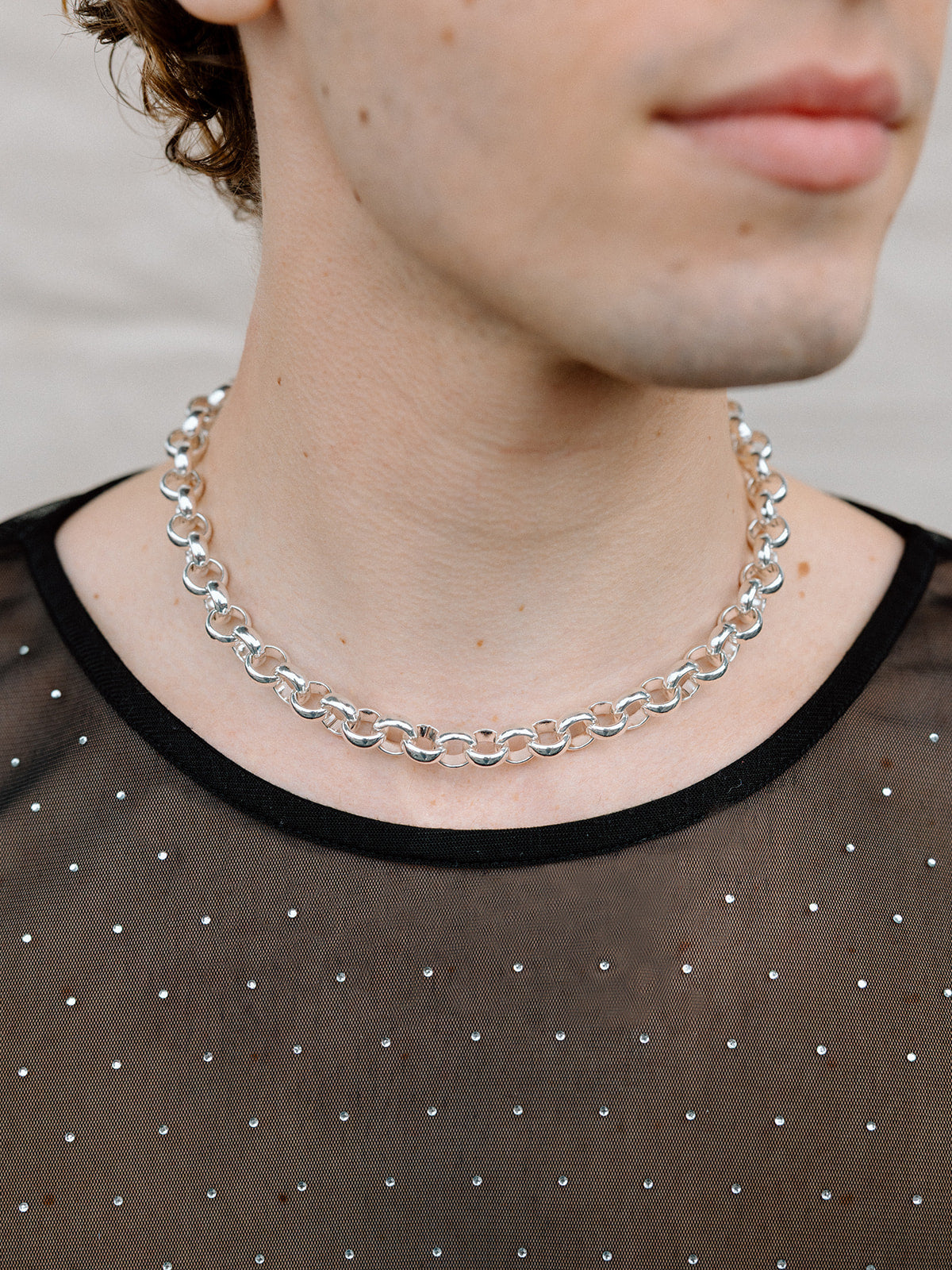 Model Wearing Shiny Silver Jumbo Rolo Necklace
