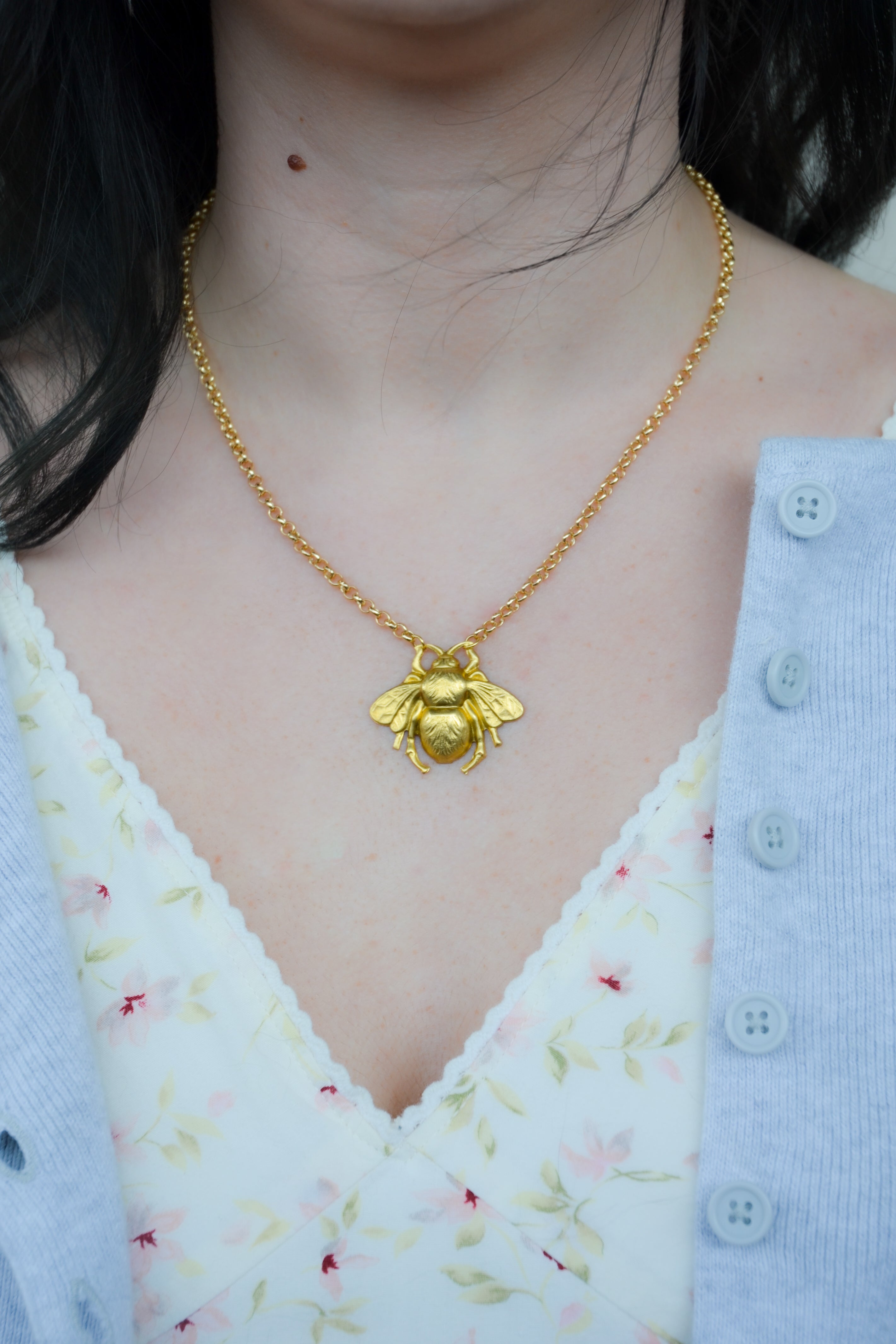 Collana Queen Bee, Calabrone in oro, ciondolo in cristallo di